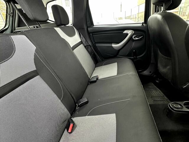 Сірий Дачія Duster, об'ємом двигуна 1.6 л та пробігом 123 тис. км за 10200 $, фото 3 на Automoto.ua