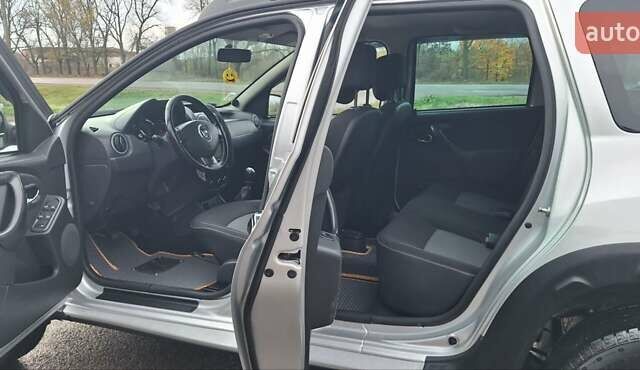 Серый Дачия Duster, объемом двигателя 1.5 л и пробегом 167 тыс. км за 11900 $, фото 20 на Automoto.ua