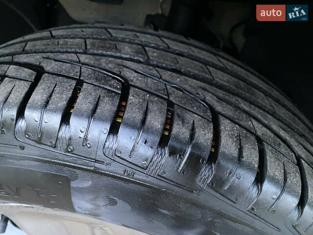 Серый Дачия Duster, объемом двигателя 1.5 л и пробегом 200 тыс. км за 12000 $, фото 6 на Automoto.ua