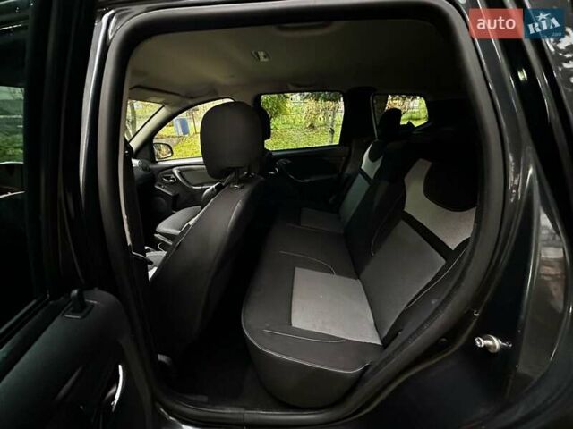 Серый Дачия Duster, объемом двигателя 1.5 л и пробегом 170 тыс. км за 10900 $, фото 16 на Automoto.ua