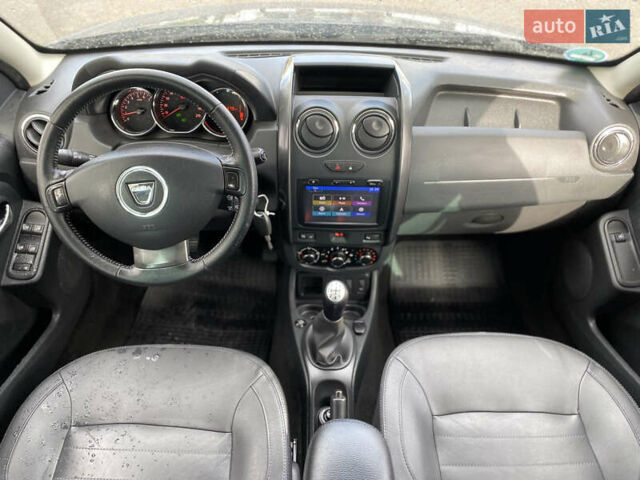 Сірий Дачія Duster, об'ємом двигуна 1.6 л та пробігом 185 тис. км за 11400 $, фото 19 на Automoto.ua