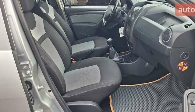 Серый Дачия Duster, объемом двигателя 1.5 л и пробегом 167 тыс. км за 11900 $, фото 69 на Automoto.ua
