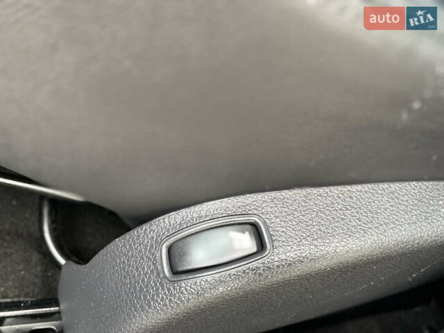 Сірий Дачія Duster, об'ємом двигуна 1.6 л та пробігом 185 тис. км за 11400 $, фото 16 на Automoto.ua