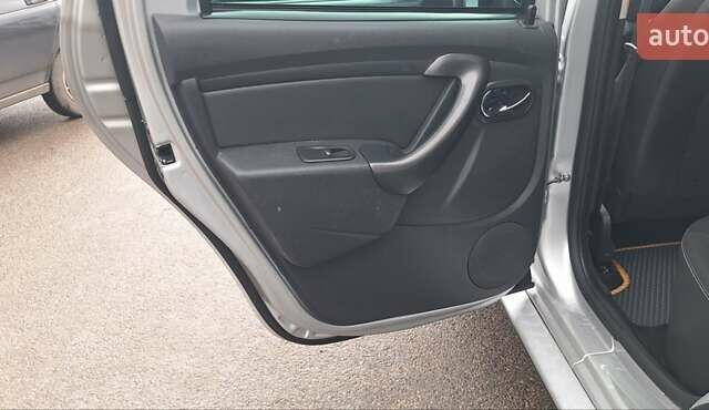 Серый Дачия Duster, объемом двигателя 1.5 л и пробегом 167 тыс. км за 11900 $, фото 57 на Automoto.ua