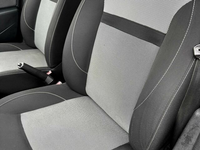 Сірий Дачія Duster, об'ємом двигуна 1.6 л та пробігом 123 тис. км за 10200 $, фото 7 на Automoto.ua