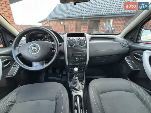 Сірий Дачія Duster, об'ємом двигуна 1.5 л та пробігом 256 тис. км за 10600 $, фото 8 на Automoto.ua