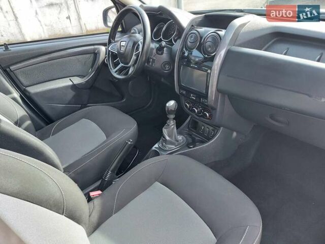 Серый Дачия Duster, объемом двигателя 1.5 л и пробегом 140 тыс. км за 11500 $, фото 26 на Automoto.ua