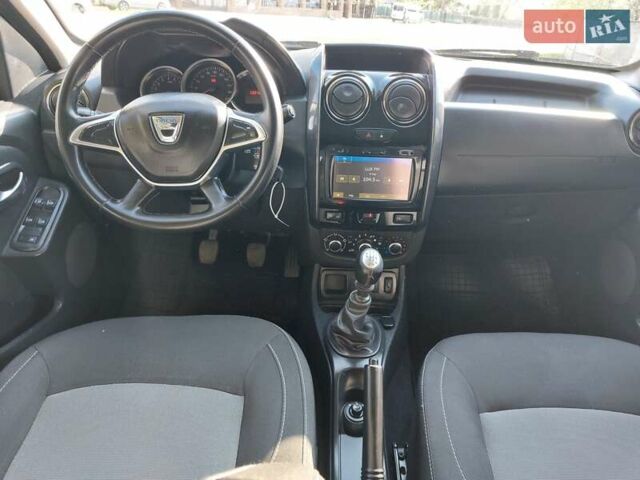 Серый Дачия Duster, объемом двигателя 1.5 л и пробегом 140 тыс. км за 11500 $, фото 20 на Automoto.ua