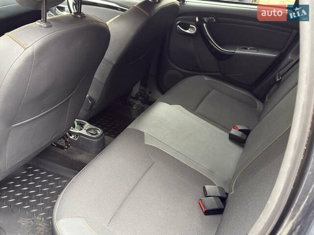 Серый Дачия Duster, объемом двигателя 1.2 л и пробегом 138 тыс. км за 11999 $, фото 7 на Automoto.ua