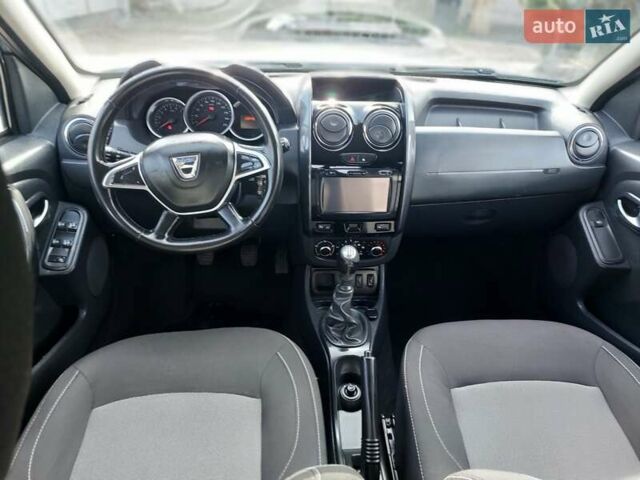 Сірий Дачія Duster, об'ємом двигуна 1.5 л та пробігом 140 тис. км за 11700 $, фото 31 на Automoto.ua