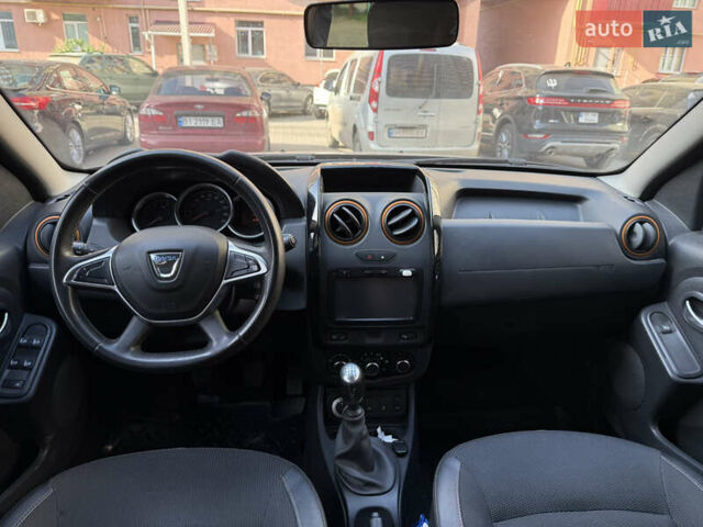 Сірий Дачія Duster, об'ємом двигуна 1.2 л та пробігом 135 тис. км за 10500 $, фото 9 на Automoto.ua