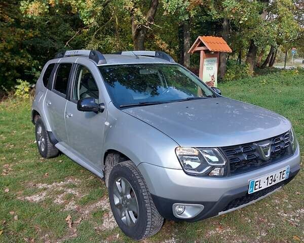 Серый Дачия Duster, объемом двигателя 1.5 л и пробегом 140 тыс. км за 11500 $, фото 2 на Automoto.ua