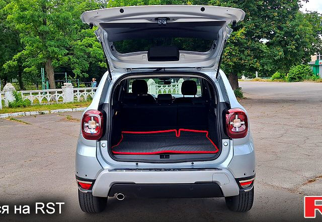 Серый Дачия Duster, объемом двигателя 1.5 л и пробегом 30 тыс. км за 17950 $, фото 10 на Automoto.ua