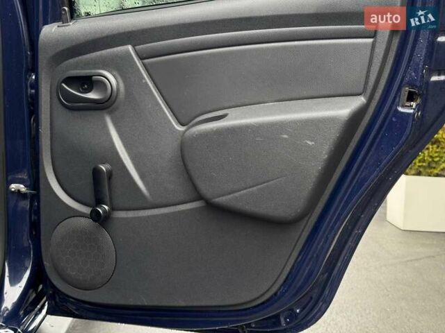 Синій Дачія Duster, об'ємом двигуна 1.6 л та пробігом 230 тис. км за 7500 $, фото 23 на Automoto.ua