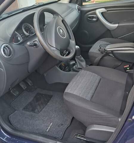 Синій Дачія Duster, об'ємом двигуна 1.6 л та пробігом 109 тис. км за 8200 $, фото 5 на Automoto.ua
