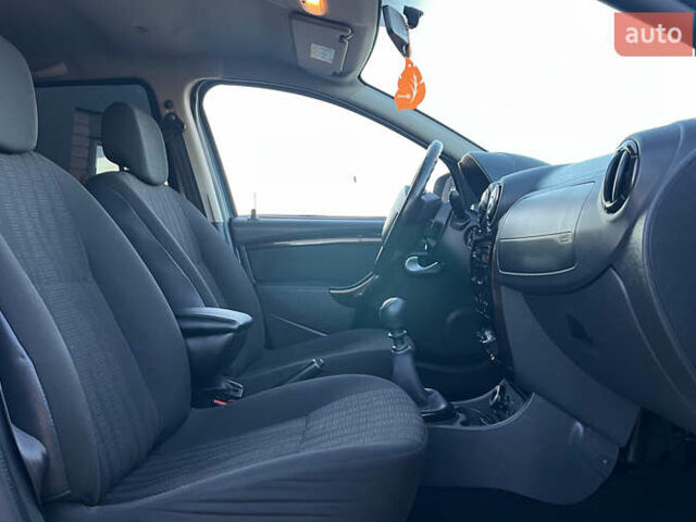 Синій Дачія Duster, об'ємом двигуна 1.5 л та пробігом 256 тис. км за 9500 $, фото 8 на Automoto.ua