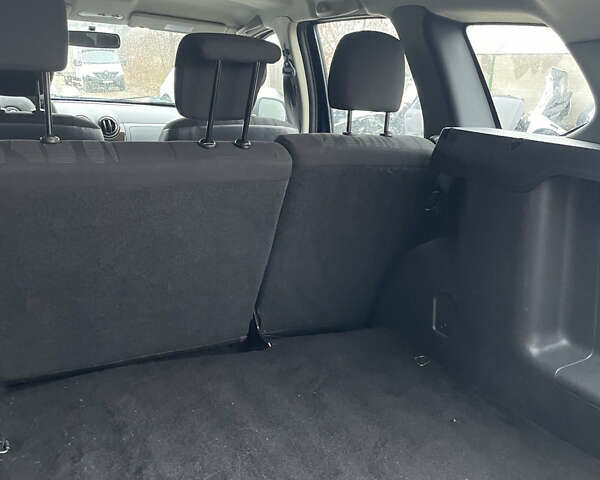 Синий Дачия Duster, объемом двигателя 1.6 л и пробегом 280 тыс. км за 6000 $, фото 11 на Automoto.ua