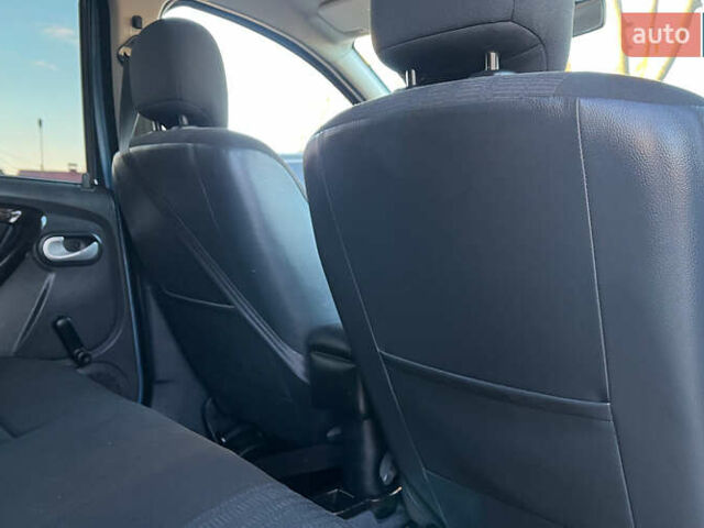 Синій Дачія Duster, об'ємом двигуна 1.5 л та пробігом 256 тис. км за 9500 $, фото 16 на Automoto.ua