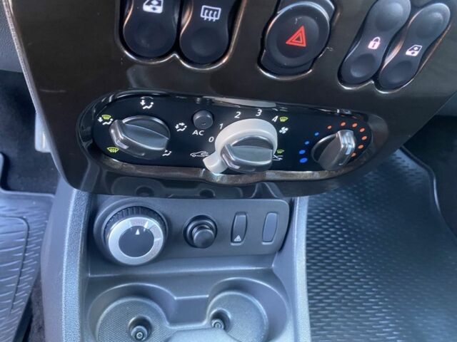 Синий Дачия Duster, объемом двигателя 1.5 л и пробегом 265 тыс. км за 9100 $, фото 16 на Automoto.ua