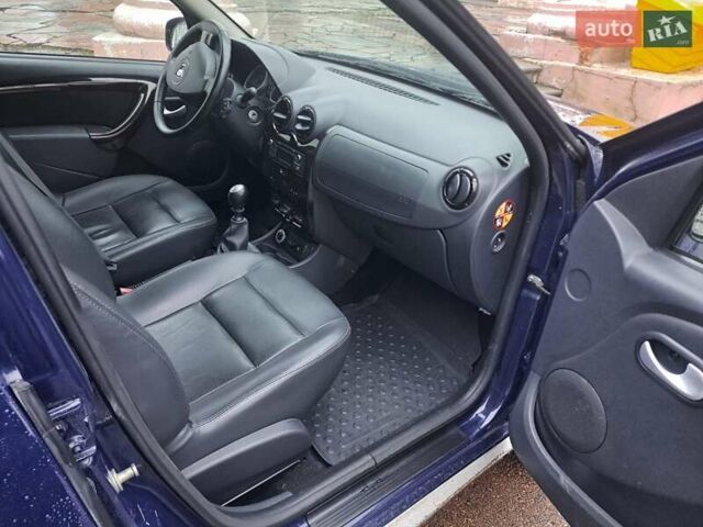 Синий Дачия Duster, объемом двигателя 1.6 л и пробегом 160 тыс. км за 9300 $, фото 5 на Automoto.ua