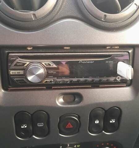 Синій Дачія Duster, об'ємом двигуна 1.6 л та пробігом 103 тис. км за 8500 $, фото 9 на Automoto.ua