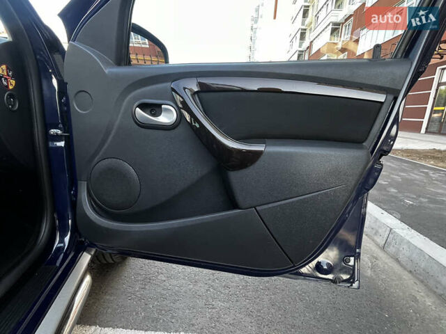 Синий Дачия Duster, объемом двигателя 1.6 л и пробегом 190 тыс. км за 9350 $, фото 68 на Automoto.ua