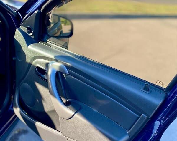 Синій Дачія Duster, об'ємом двигуна 1.6 л та пробігом 214 тис. км за 9200 $, фото 4 на Automoto.ua
