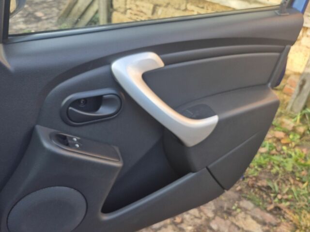 Синій Дачія Duster, об'ємом двигуна 1.5 л та пробігом 143 тис. км за 4100 $, фото 6 на Automoto.ua