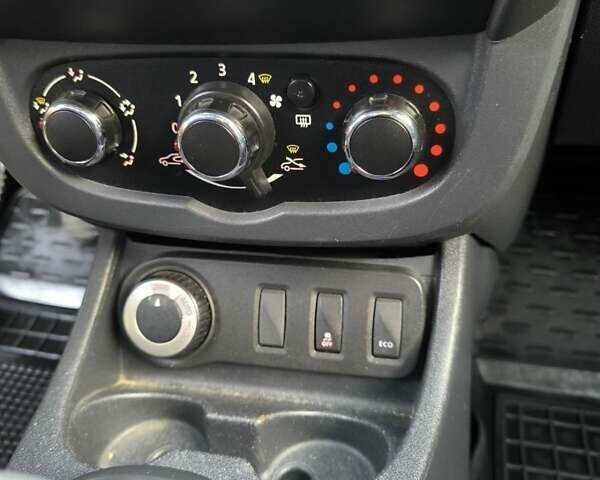 Синій Дачія Duster, об'ємом двигуна 1.5 л та пробігом 179 тис. км за 10700 $, фото 6 на Automoto.ua