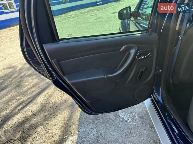 Синий Дачия Duster, объемом двигателя 1.6 л и пробегом 148 тыс. км за 12400 $, фото 17 на Automoto.ua