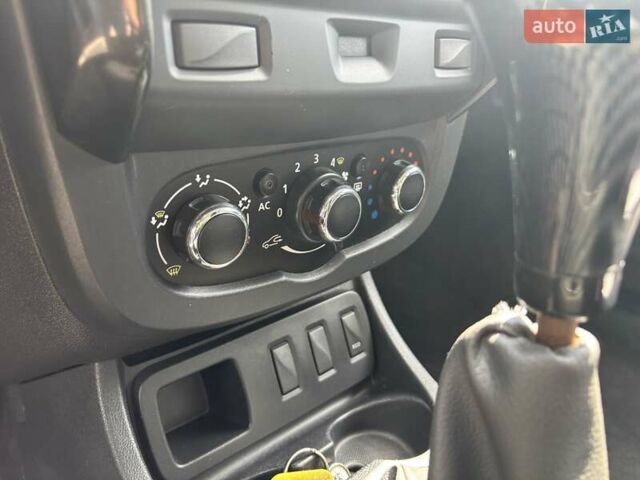 Синий Дачия Duster, объемом двигателя 1.6 л и пробегом 237 тыс. км за 9500 $, фото 11 на Automoto.ua