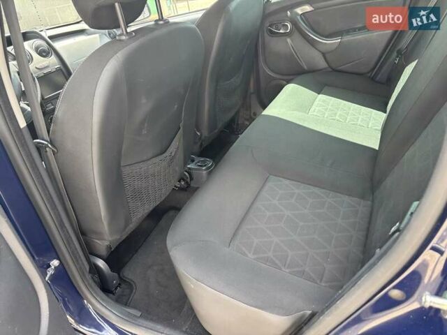 Синий Дачия Duster, объемом двигателя 1.6 л и пробегом 237 тыс. км за 9500 $, фото 6 на Automoto.ua