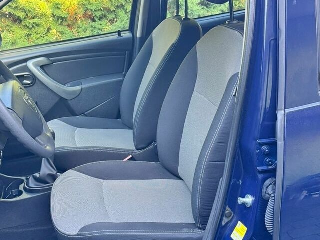 Синій Дачія Duster, об'ємом двигуна 1.6 л та пробігом 141 тис. км за 10500 $, фото 20 на Automoto.ua