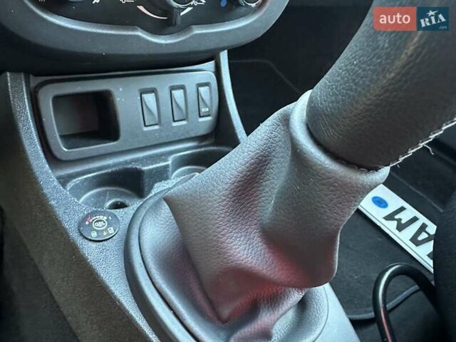 Синій Дачія Duster, об'ємом двигуна 1.6 л та пробігом 146 тис. км за 12400 $, фото 30 на Automoto.ua