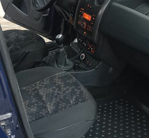 Синий Дачия Duster, объемом двигателя 1.5 л и пробегом 250 тыс. км за 12000 $, фото 6 на Automoto.ua