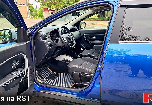 Синий Дачия Duster, объемом двигателя 1.5 л и пробегом 59 тыс. км за 17950 $, фото 5 на Automoto.ua