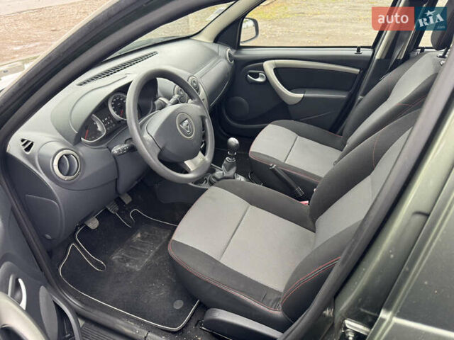 Зелений Дачія Duster, об'ємом двигуна 1.5 л та пробігом 195 тис. км за 10300 $, фото 26 на Automoto.ua