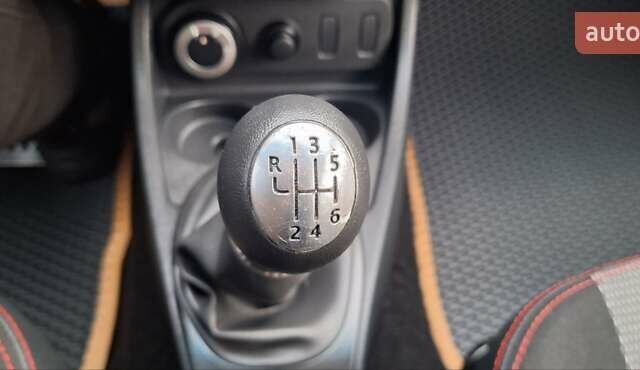 Дачия Duster 2013 в Новоархангельске на Automoto.ua Зеленый Дачия Duster, объемом двигателя 1.5 л и пробегом 198 тыс. км за 10500 $, фото 126 на Automoto.ua