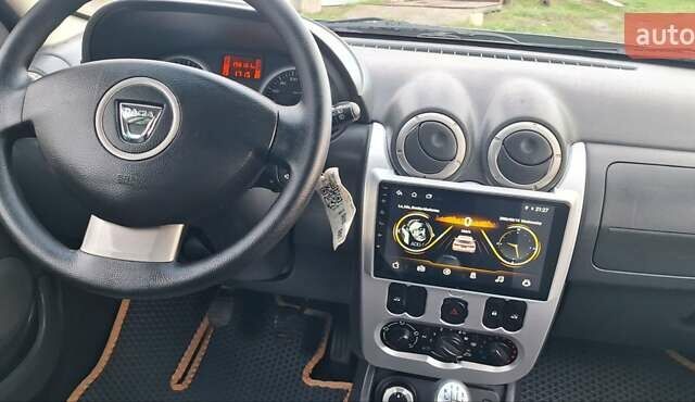 Дачия Duster 2013 в Новоархангельске на Automoto.ua Зеленый Дачия Duster, объемом двигателя 1.5 л и пробегом 198 тыс. км за 10500 $, фото 16 на Automoto.ua