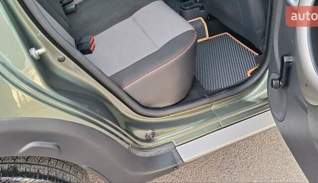 Дачия Duster 2013 в Новоархангельске на Automoto.ua Зеленый Дачия Duster, объемом двигателя 1.5 л и пробегом 198 тыс. км за 10500 $, фото 83 на Automoto.ua