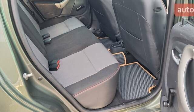 Дачия Duster 2013 в Новоархангельске на Automoto.ua Зеленый Дачия Duster, объемом двигателя 1.5 л и пробегом 198 тыс. км за 10500 $, фото 76 на Automoto.ua