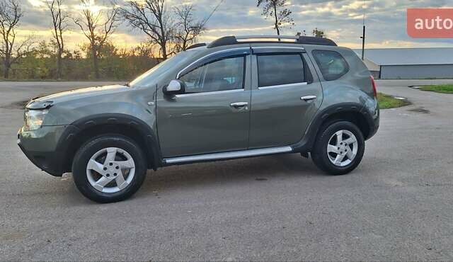 Дачия Duster 2013 в Новоархангельске на Automoto.ua Зеленый Дачия Duster, объемом двигателя 1.5 л и пробегом 198 тыс. км за 10500 $, фото 114 на Automoto.ua