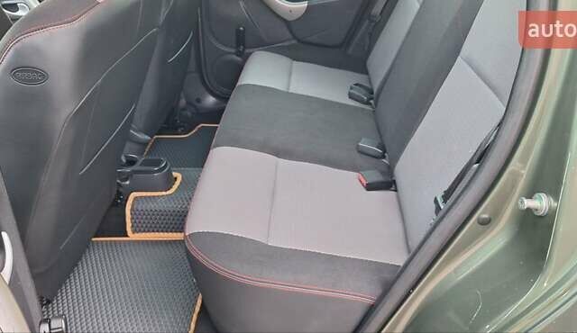 Дачия Duster 2013 в Новоархангельске на Automoto.ua Зеленый Дачия Duster, объемом двигателя 1.5 л и пробегом 198 тыс. км за 10500 $, фото 52 на Automoto.ua