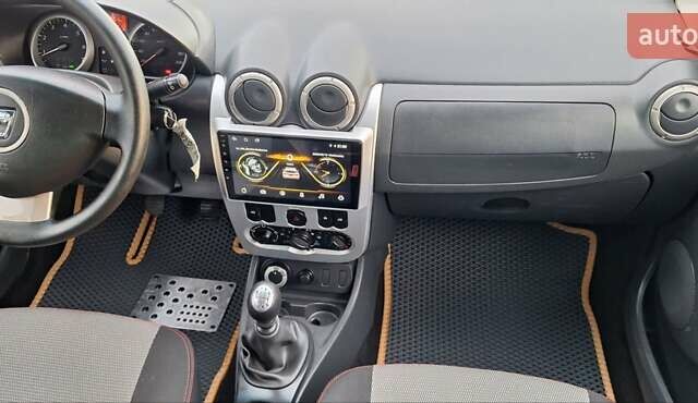 Дачия Duster 2013 в Новоархангельске на Automoto.ua Зеленый Дачия Duster, объемом двигателя 1.5 л и пробегом 198 тыс. км за 10500 $, фото 89 на Automoto.ua