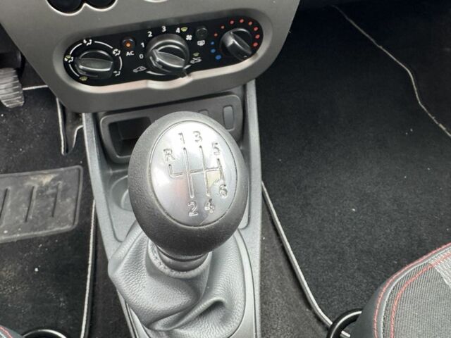 Зеленый Дачия Duster, объемом двигателя 1.5 л и пробегом 195 тыс. км за 10300 $, фото 15 на Automoto.ua