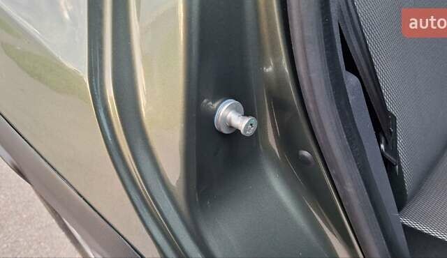 Дачия Duster 2013 в Новоархангельске на Automoto.ua Зеленый Дачия Duster, объемом двигателя 1.5 л и пробегом 198 тыс. км за 10500 $, фото 84 на Automoto.ua