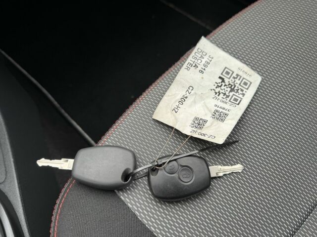 Зеленый Дачия Duster, объемом двигателя 1.5 л и пробегом 195 тыс. км за 10300 $, фото 17 на Automoto.ua