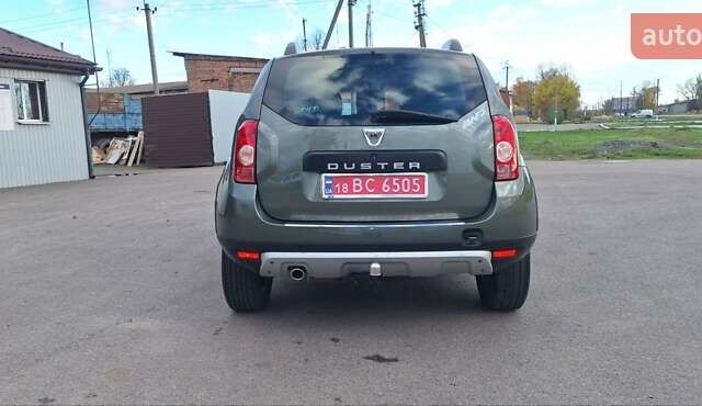 Дачия Duster 2013 в Новоархангельске на Automoto.ua Зеленый Дачия Duster, объемом двигателя 1.5 л и пробегом 198 тыс. км за 10500 $, фото 2 на Automoto.ua