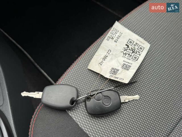 Зелений Дачія Duster, об'ємом двигуна 1.5 л та пробігом 195 тис. км за 10300 $, фото 19 на Automoto.ua