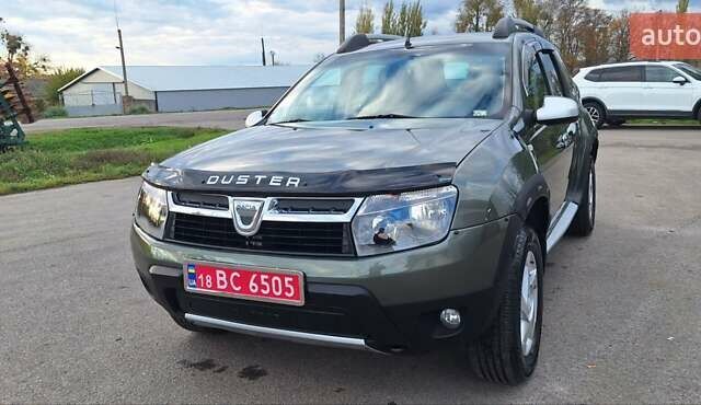 Дачия Duster 2013 в Новоархангельске на Automoto.ua Зеленый Дачия Duster, объемом двигателя 1.5 л и пробегом 198 тыс. км за 10500 $, фото 33 на Automoto.ua